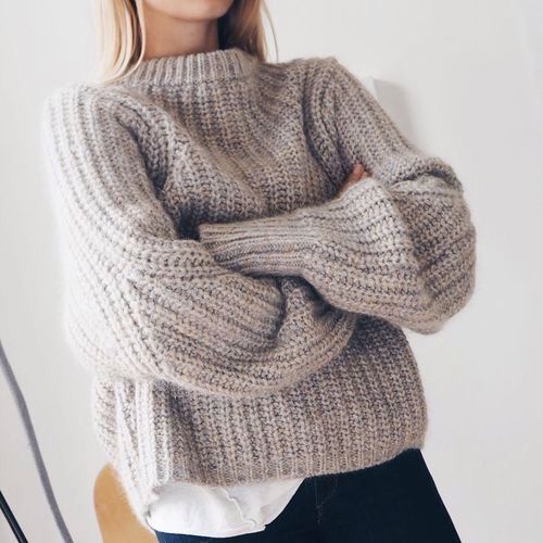 25 Trendy and Cozy Sweater Outfits for Girls - SeShell Blog