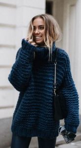 25 Trendy and Cozy Sweater Outfits for Girls; winter outfits; Fall outfits.