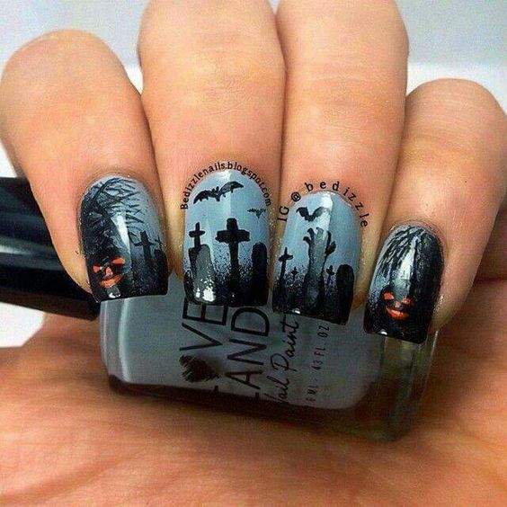 20+ Cool Halloween Look for Short Nails; super cool ghosts nails; glitter pumpkin nails; matte designs; black cats nail; scary spiders nails; zombie nails.