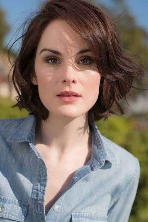 Hairstyles for round faces; short hair styles; short bob hair styles; short haircuts for women; short curly haircuts.