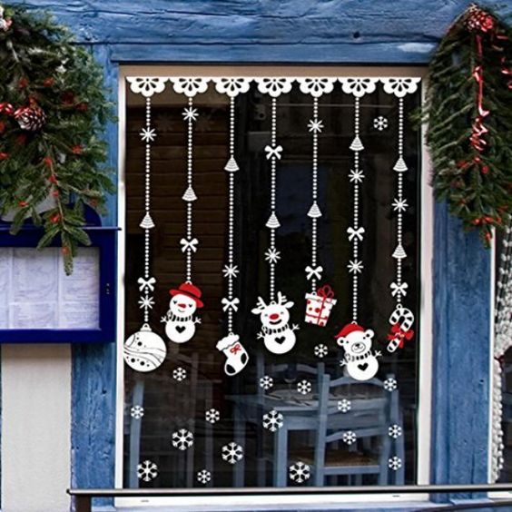 25 Awesome Christmas Window Decor Ideas; Christmas window; DIY Christmas crafts; Christmas.