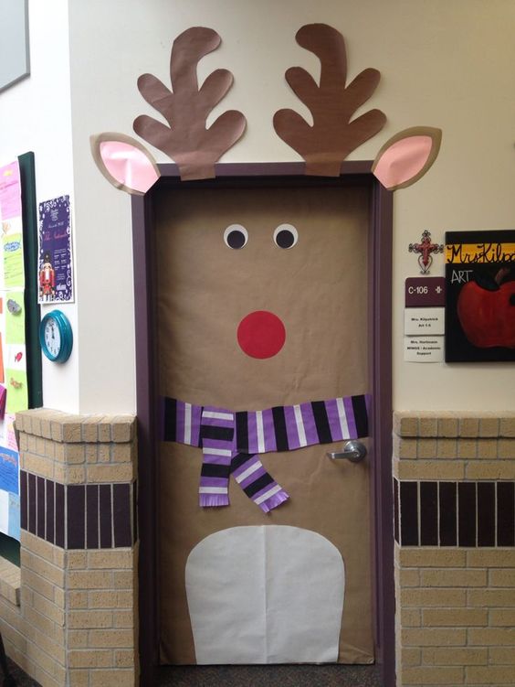 41 Cute Christmas Door Decoration Ideas for Your Holiday Inspiration; Nutcracker door decoration; Santa Door;Christmas office door decoration;Elf Christmas door decorating contest!