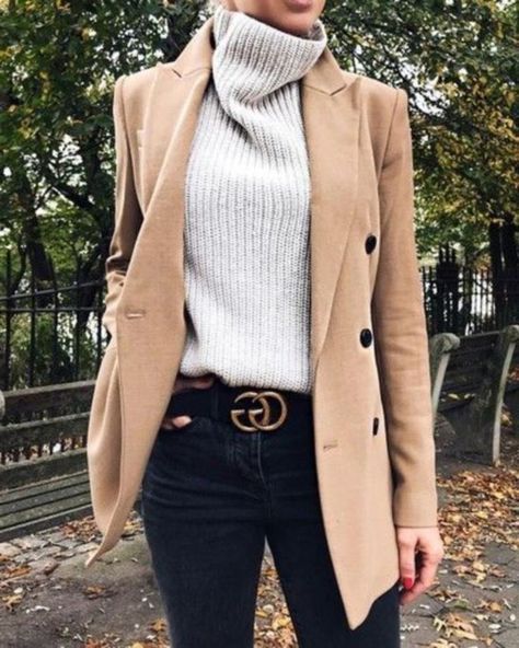 35 Best Winter Outfits To Copy Right Now; Winter outfits; Fall outfits; winter outfits casual; cold winter outfits; outfits for work.