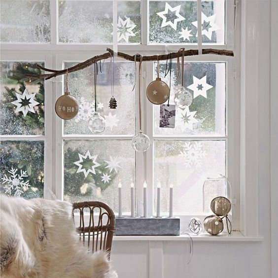 25 Awesome Christmas Window Decor Ideas - Page 5 of 25 - SeShell Blog