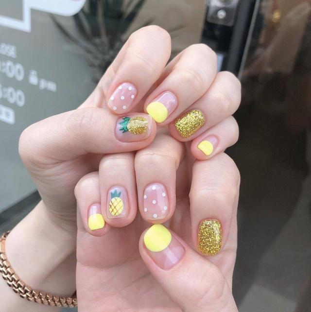 44 Eye-catching Minimalist Nail Art Ideas For Summer 2019 summer nails, Korean nail art, nail trend 2019, simple manicure, short nail art design